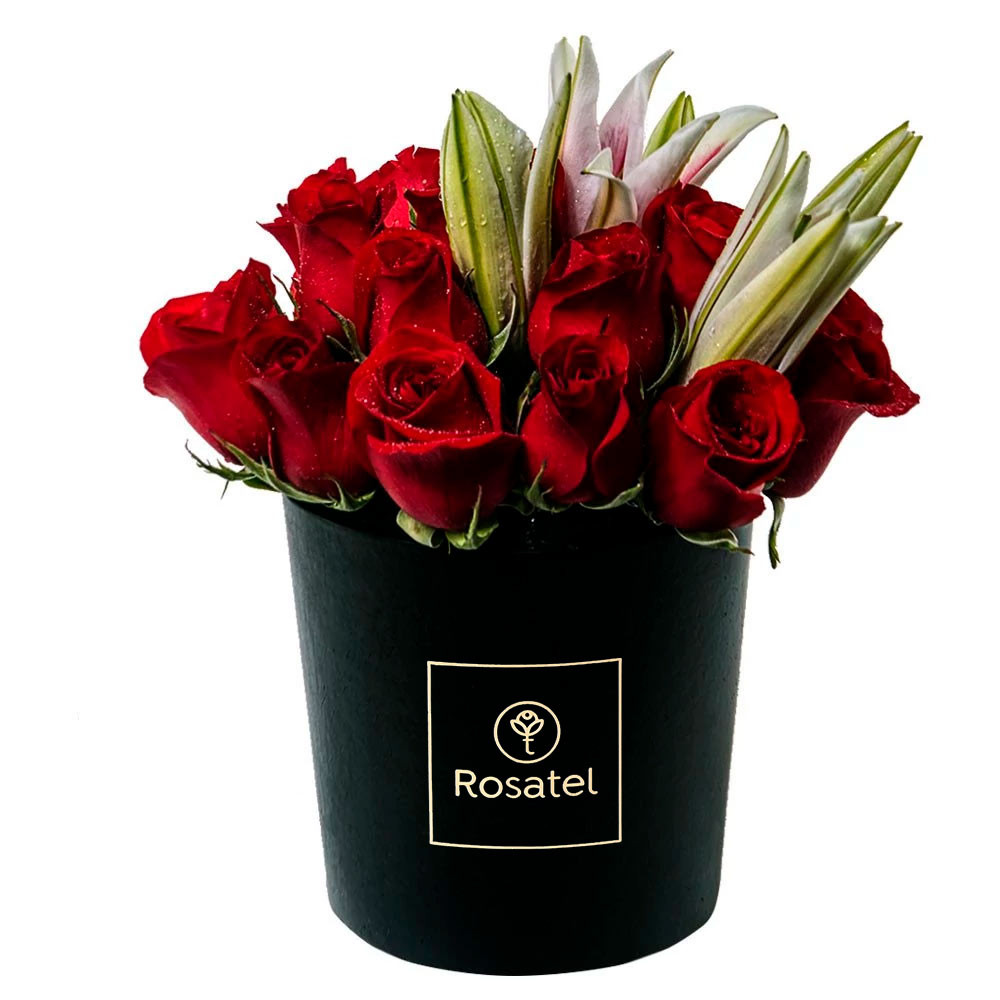 Sombrerera Negra Mediana con 15 Rosas y Liliums Rosatel