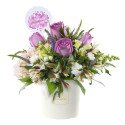 Sombrerera Crema Mediana con Rosas Lilas Es una Niña Rosatel