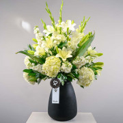 Arreglo Black Liliums y Flores