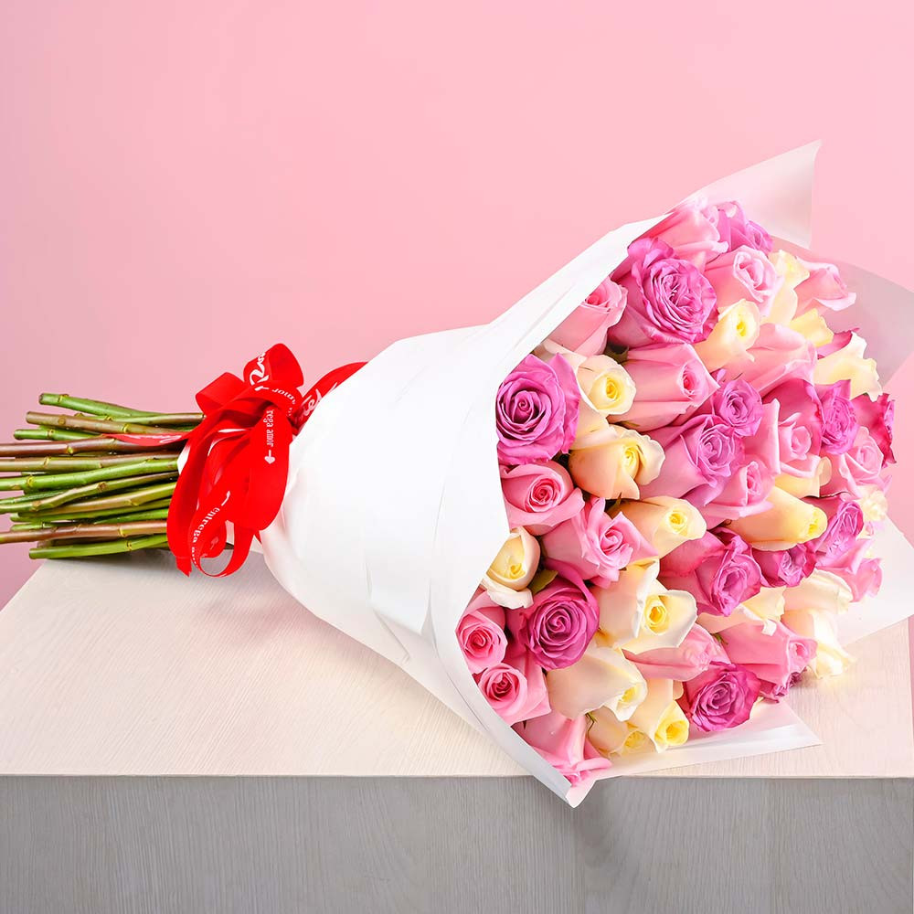 Ramo dulce elegancia con 50 rosas Rosatel