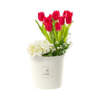 Sombrerera Crema Grande con 12 Tulipanes Hortensia y Flores
