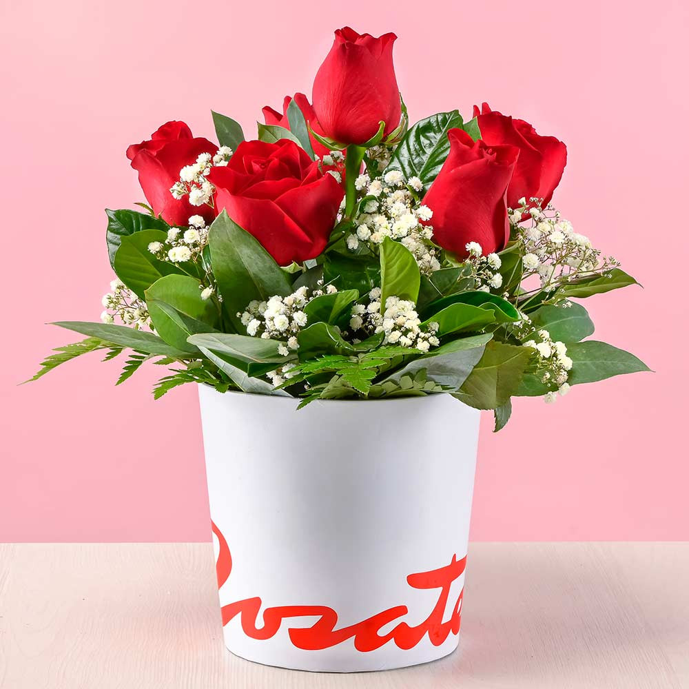 Arreglos de rosas sombrerera con rosas rojas y flores Rosatel
