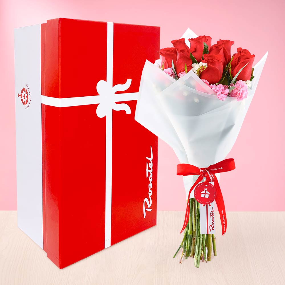 Ramo con rosas rojas y flores Rosatel
