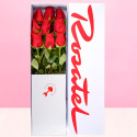 Detalles para el día de la mujer caja blanca Rosatel con 9 rosas Rosatel