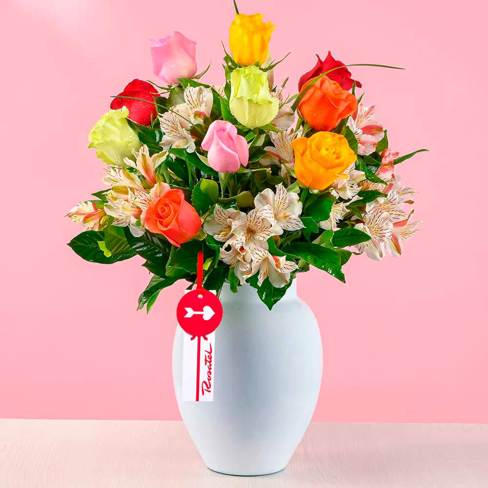 Arreglos florales florero con 10 rosas de colores Rosatel