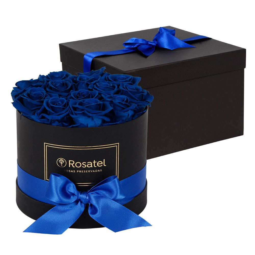 Sombrerera con 12 Rosas Preservadas Azul Noche Rosatel
