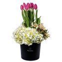 Sombrerera Negra Grande con 10 Tulipanes y Flores Rosatel