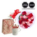 Ramo con 25 Rosas y Taza Love Bombones Sorini Panna Rosatel