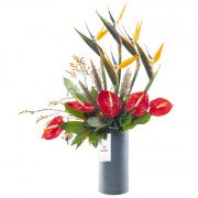 Arreglo con Anturios y Flores