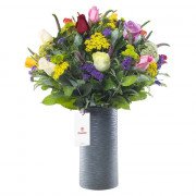 Arreglo con 15 Rosas y Flores