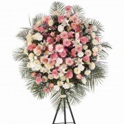 Corona Grande con 15 Rosas Rosadas, Claveles y Gerberas