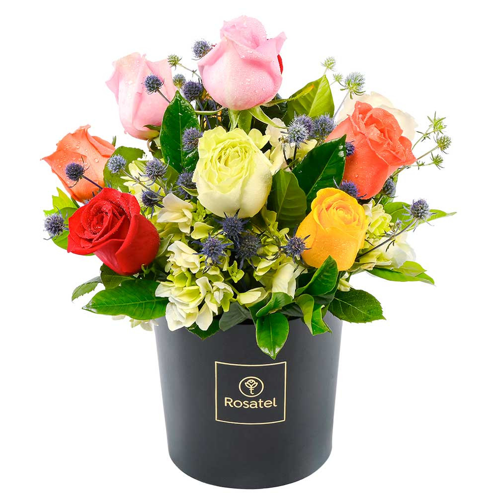 Sombrerera Negra con Rosas Variadas y Flores Rosatel