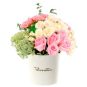 Ternura de Rosas en Sombrerera Crema Mediana Rosatel
