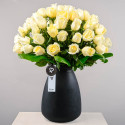 Arreglo Black Rosas Cremas Rosatel