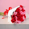 Ramo con 25 rosas rojas y rosadas Rosatel