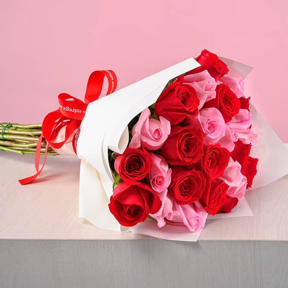 Ramo con 25 rosas rojas y rosadas Rosatel