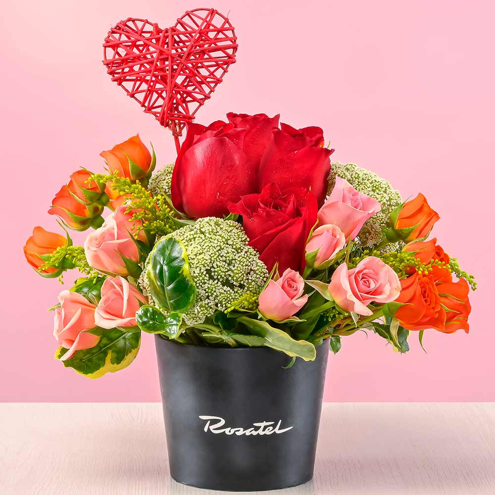 Mini arreglo floral susurro de rosas corazón Rosatel