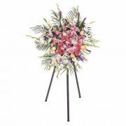 Lágrima c/ Trípode con 7 Rosas, Liliums, Gerberas y Claveles