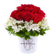 Sombrerera Love Rosas Rojas y Flores