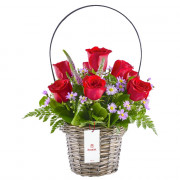 Rosas y Flores en Canasta