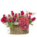 Canasta con 18 Rosas Rojas y Flores Rosatel