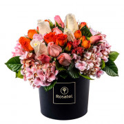 Sombrerera Negra Mediana con Rosas y Mini Rosas