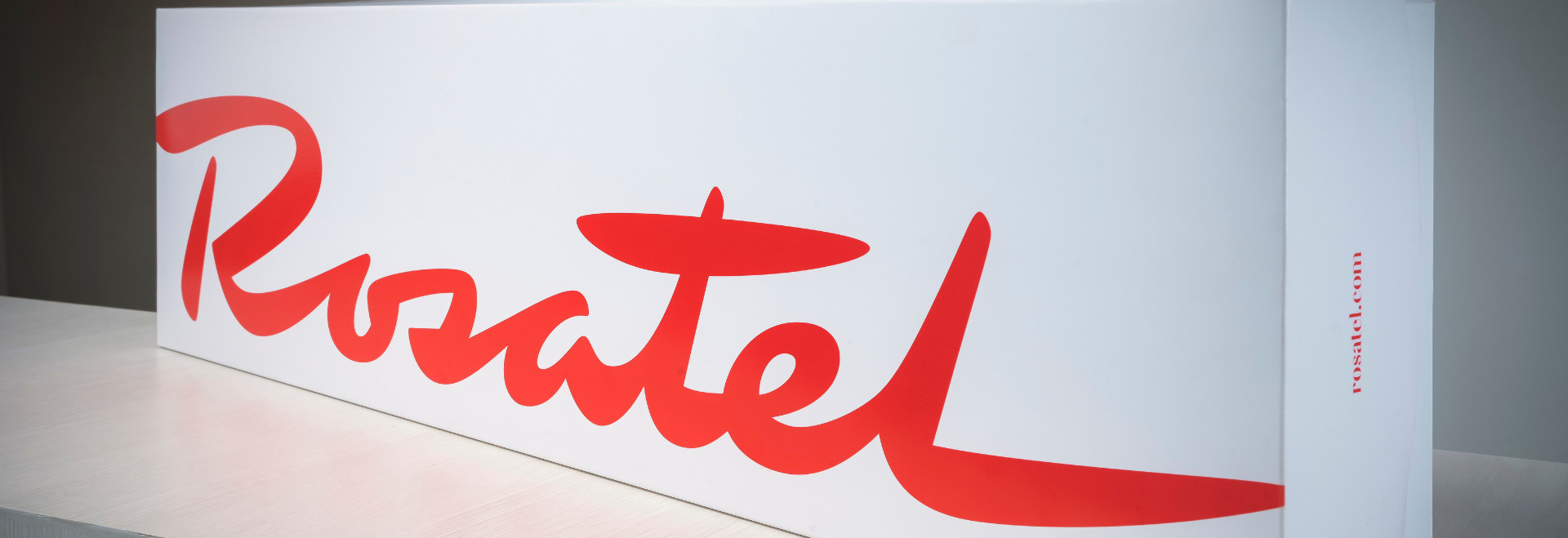 Regala Amor con Nuestras Cajas de Rosas, tulipanes y Flores - Rosatel 